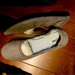 Minnetonka ballet flats